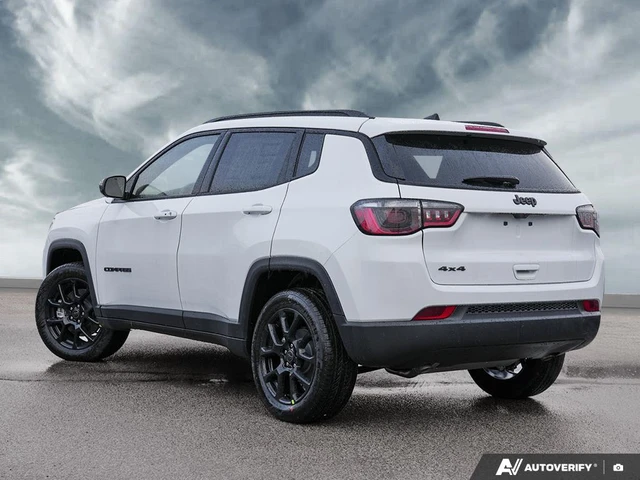 2026 Jeep Compass North, weiß, 11 km, Import Kanada — Foto 4 z 5