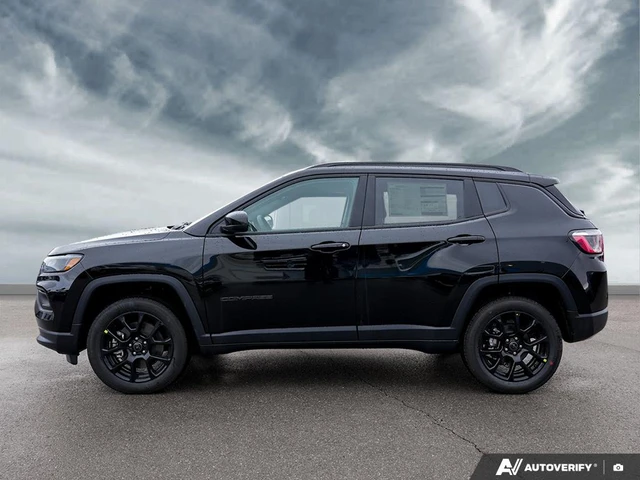 2026 Jeep Compass North, schwarz, 11 km, Import Kanada — Foto 3 z 5