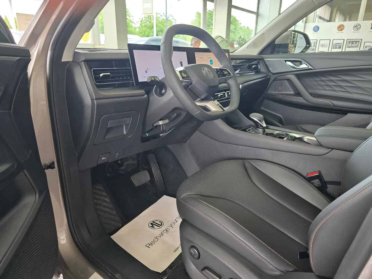 2025 MG HS, 5 km, Rumänien — Foto 16 z 32