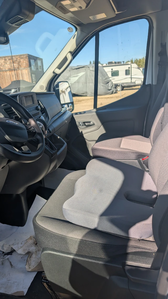 2025 Ford Transit, weiß, 537 km, Import Kanada — Foto 5 z 5