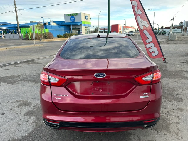 2015 Ford Fusion SE, rot, 153.356 km, Import Kanada — Foto 2 z 5