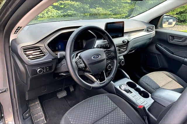 2025 Ford Escape Active, grau, 51.524 km, Import Kanada — Foto 14 z 20