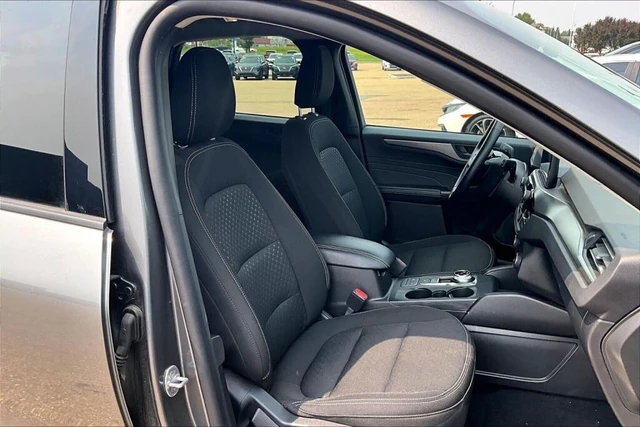 2025 Ford Escape Active, grau, 51.524 km, Import Kanada — Foto 7 z 20
