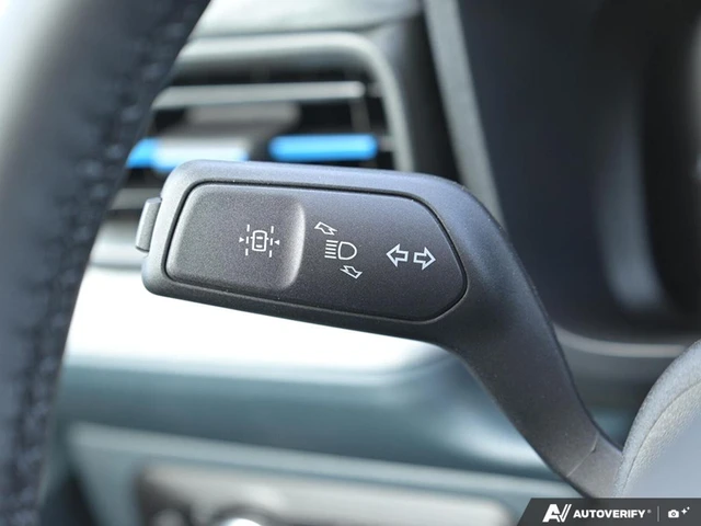 2026 Ford Maverick XLT, grau, 8 km, Import Kanada — Foto 16 z 19