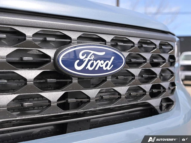 2026 Ford Maverick XLT, grau, 8 km, Import Kanada — Foto 9 z 19