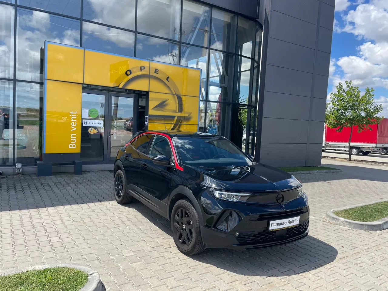 2023 Opel Mokka, 30.000 km, Rumänien — Foto 1