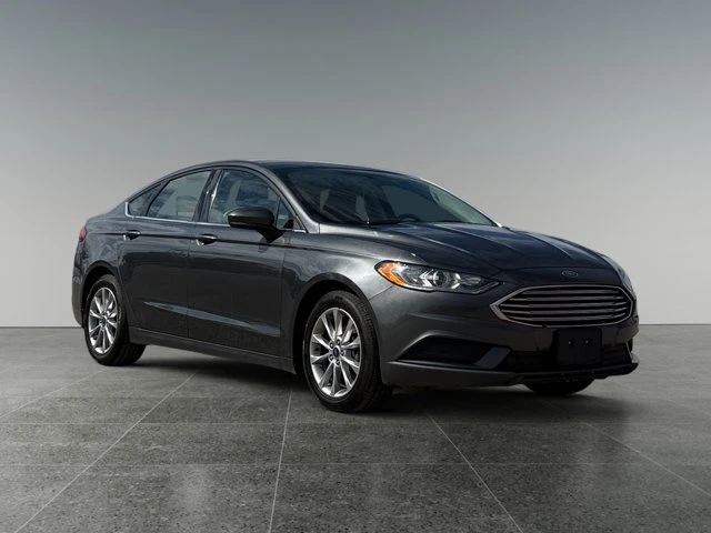 2017 Ford Fusion SE, grau, 147.601 km, Import Kanada — Foto 7 z 15