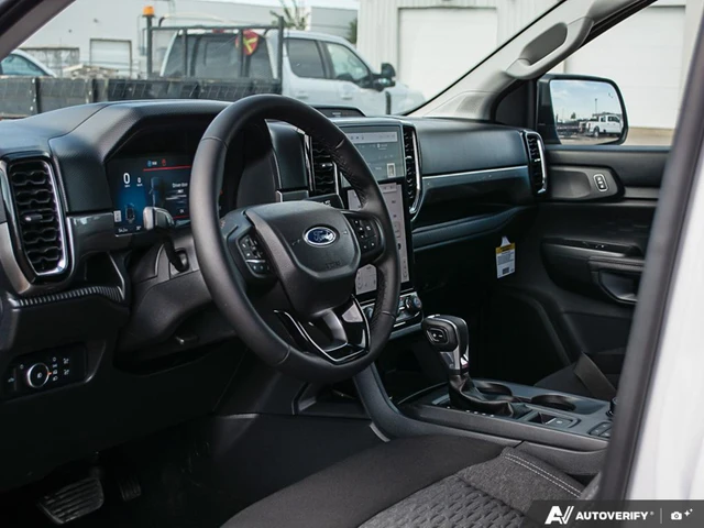 2026 Ford Ranger XLT, weiß, 47 km, Import Kanada — Foto 13 z 19