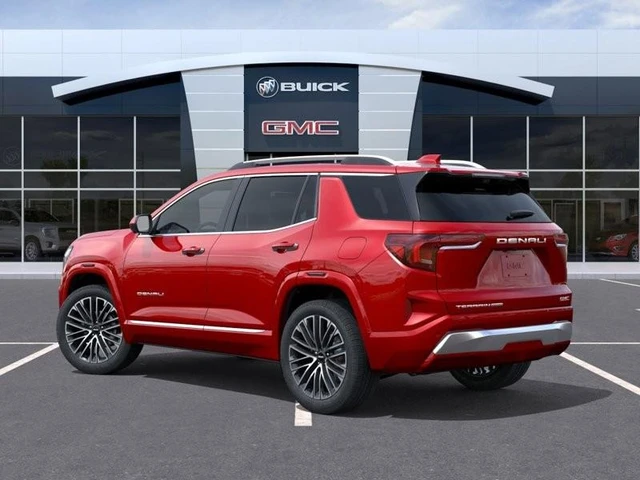 2027 GMC Terrain Denali, rot, 7 km, Import Kanada — Foto 3 z 5