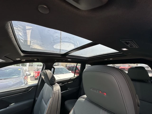 2026 GMC Acadia AT4, schwarz, 5 km, Import Kanada — Foto 16 z 20