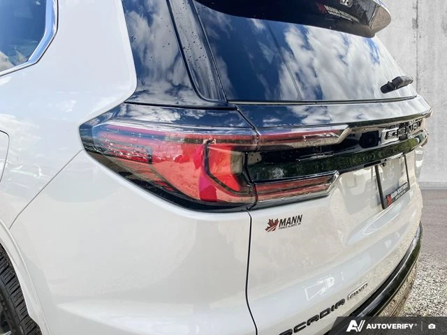 2027 GMC Acadia Denali, blau, 5 km, Import Kanada — Foto 15 z 20