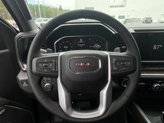 2026 GMC Sierra 1500 Elevation, schwarz, 1 km, Import Kanada — Foto 15 z 20