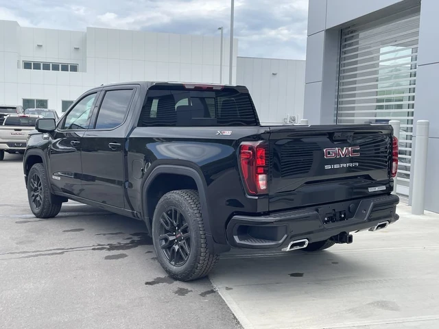 2026 GMC Sierra 1500 Elevation, schwarz, 1 km, Import Kanada — Foto 6 z 20
