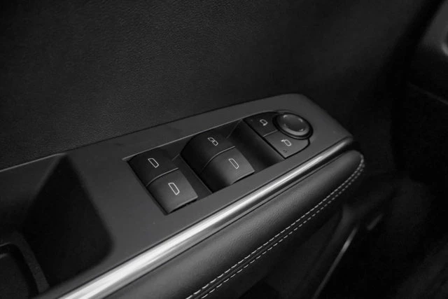 2027 GMC Acadia Elevation, grau, 15 km, Import Kanada — Foto 16 z 20