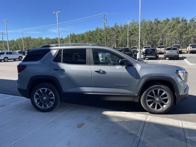 2027 GMC Terrain AWD Elevation, silber, 5 km, Import Kanada — Foto 10 z 20