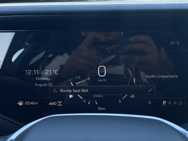 2027 GMC Terrain AWD Elevation, silber, 5 km, Import Kanada — Foto 14 z 20