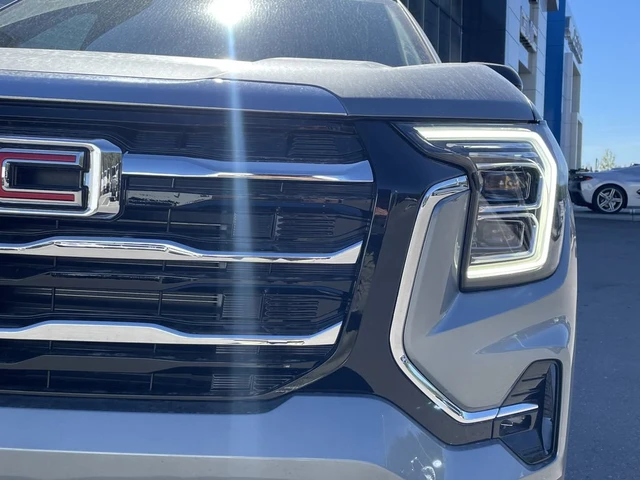 2027 GMC Terrain AWD Elevation, silber, 5 km, Import Kanada — Foto 3 z 20
