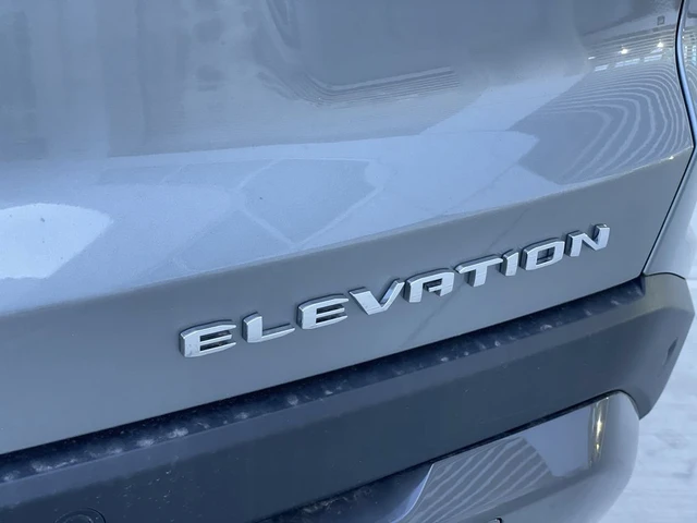 2027 GMC Terrain AWD Elevation, silber, 5 km, Import Kanada — Foto 7 z 20