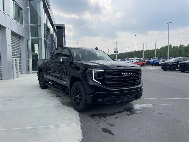 2026 GMC Sierra 1500 Elevation, schwarz, 1 km, Import Kanada — Foto 11 z 20