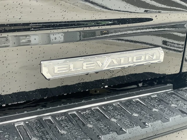 2026 GMC Sierra 1500 Elevation, schwarz, 1 km, Import Kanada — Foto 7 z 20