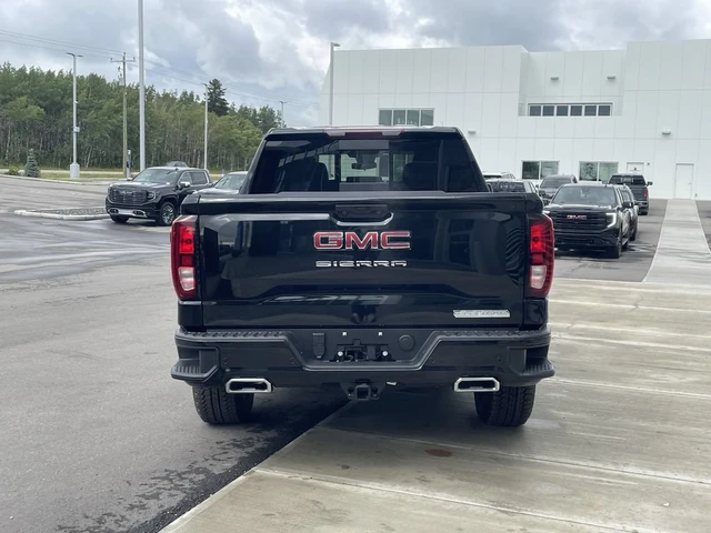 2026 GMC Sierra 1500 Elevation, schwarz, 1 km, Import Kanada — Foto 8 z 20