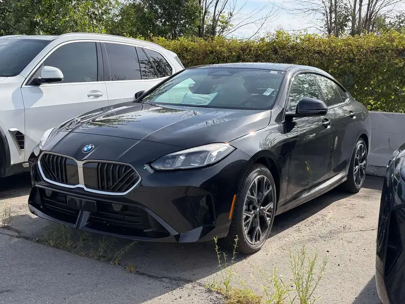2027 BMW 2 Series Gran, schwarz, 250 km, Import Kanada — Foto 1