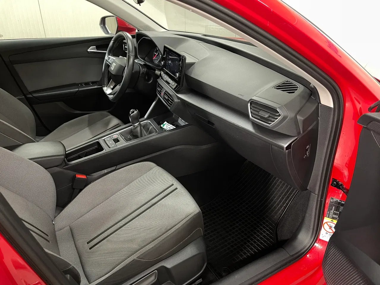 2023 Seat Leon, 74.621 km, Rumänien — Foto 9 z 25