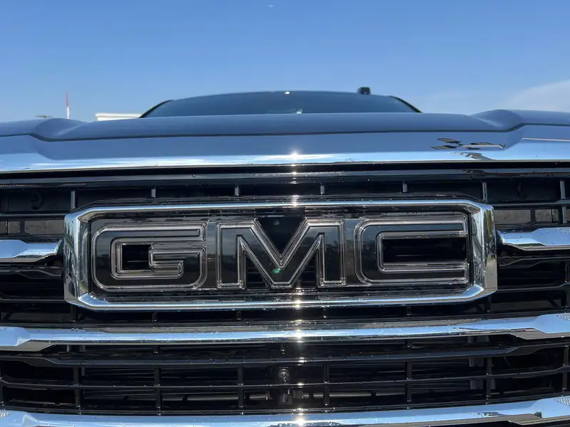 2026 GMC Yukon Elevation, schwarz, 0 km, Import Kanada — Foto 11 z 12