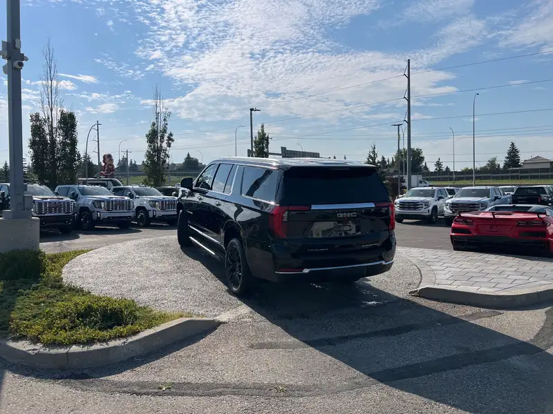 2026 GMC Yukon Elevation, schwarz, 0 km, Import Kanada — Foto 3 z 12