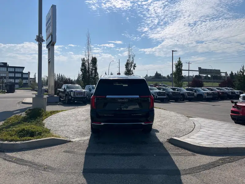 2026 GMC Yukon Elevation, schwarz, 0 km, Import Kanada — Foto 4 z 12