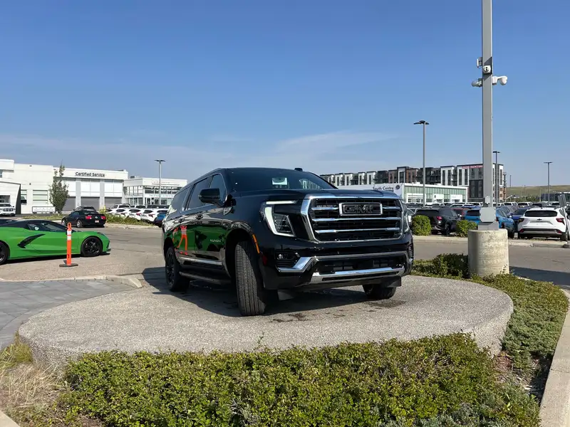 2026 GMC Yukon Elevation, schwarz, 0 km, Import Kanada — Foto 7 z 12