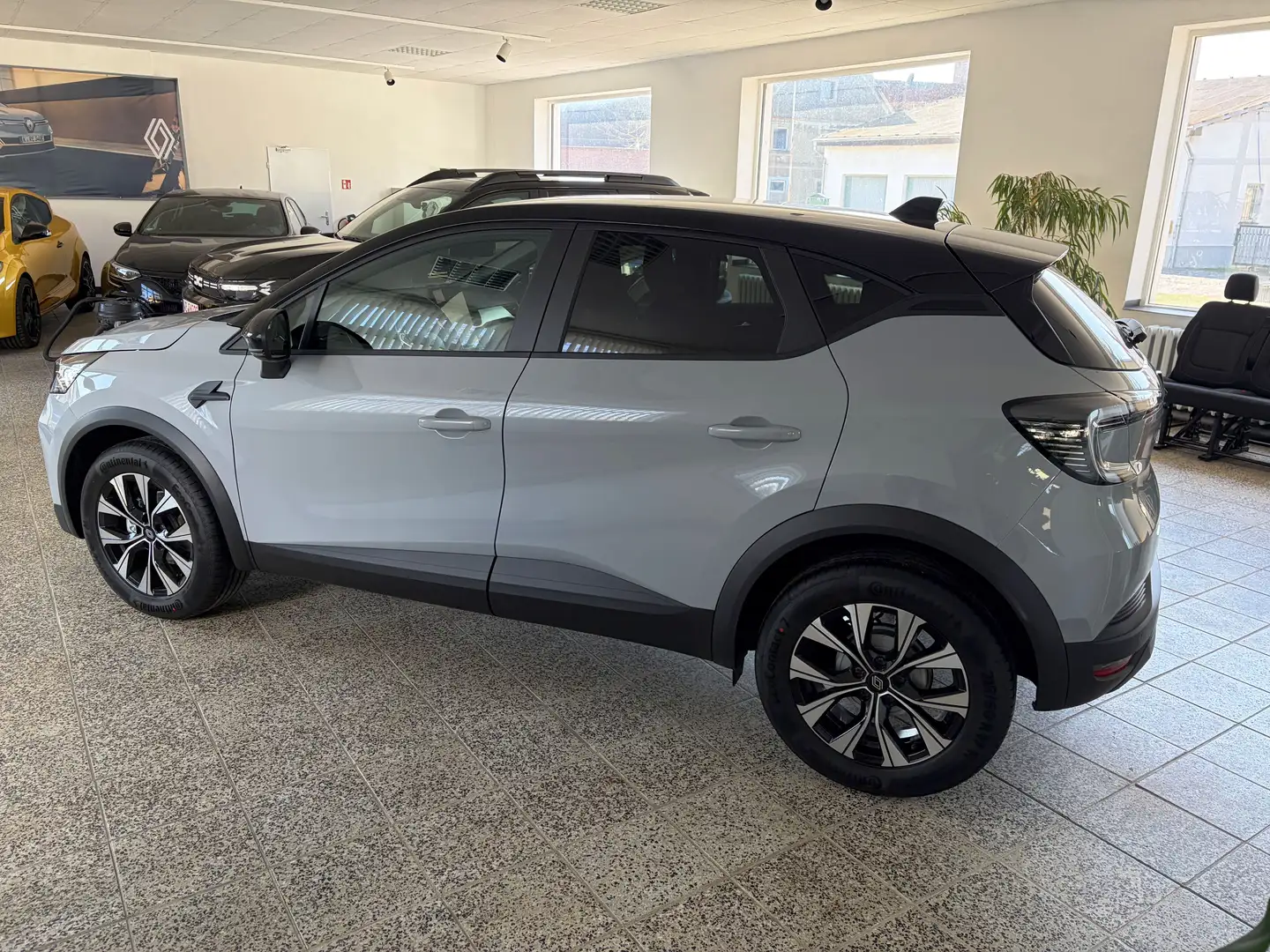 2026 Renault Captur, 4 km, Deutschland — Foto 3 z 12