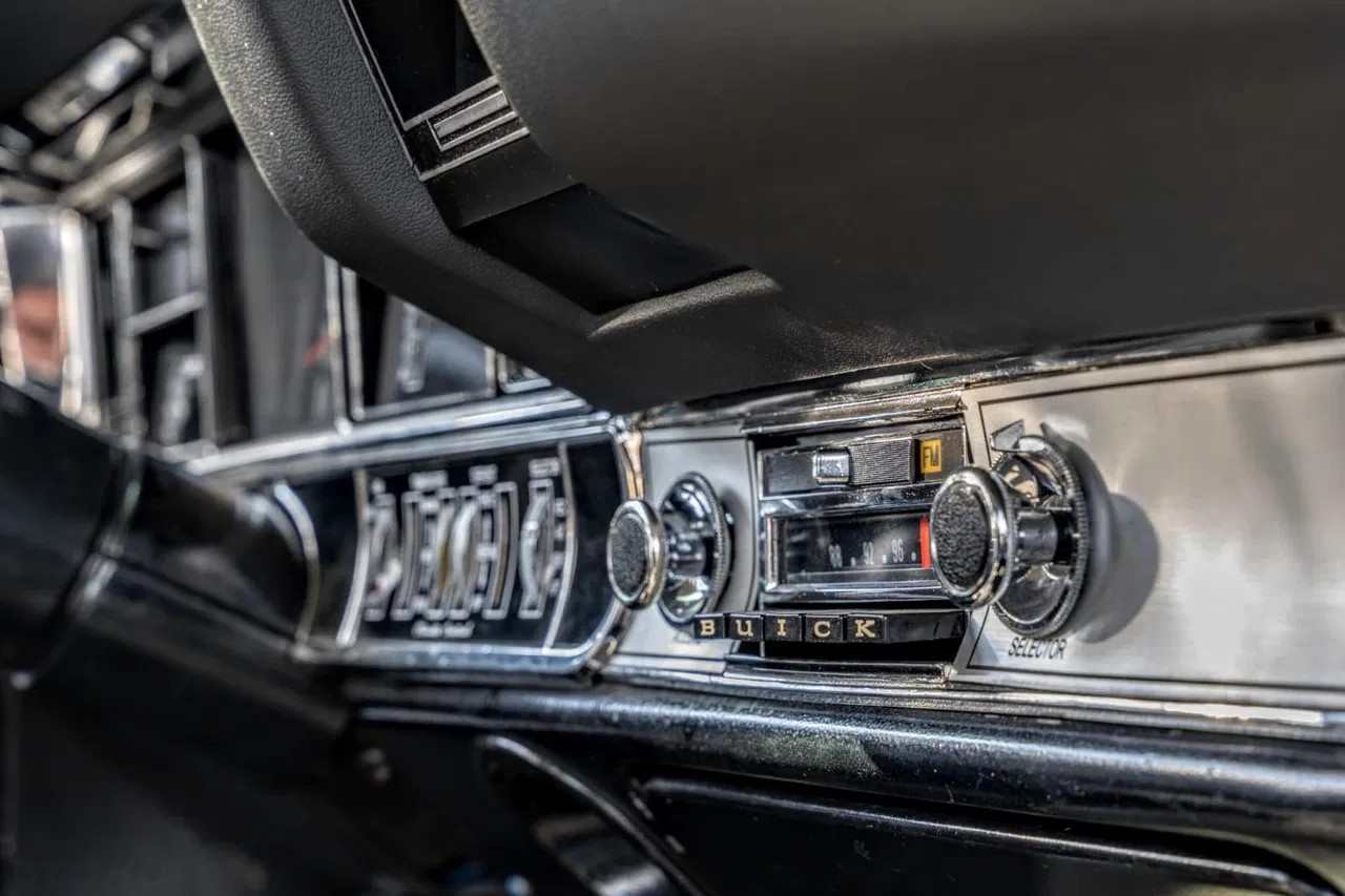 1968 Buick Riviera, 100.000 km, Polen — Foto 8 z 15