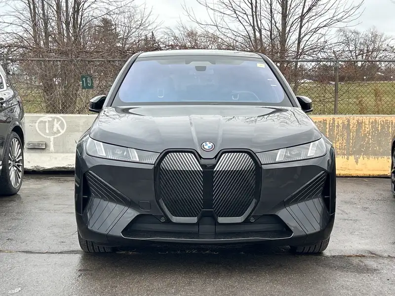2026 BMW iX, grau, 90 km, Import Kanada — Foto 2 z 5