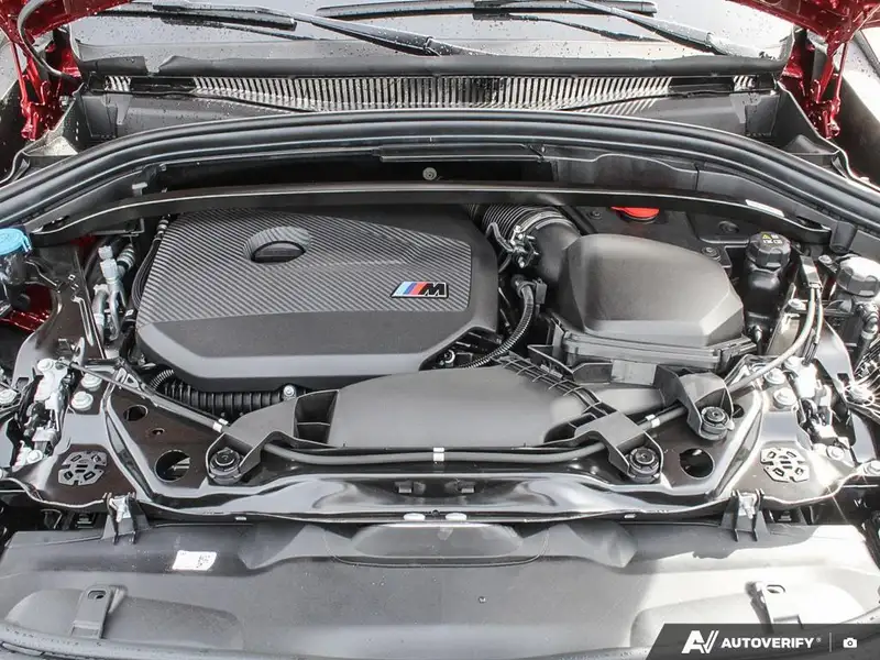 2027 BMW X2, rot, 46 km, Import Kanada — Foto 8 z 12