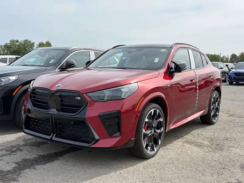 2027 BMW X2, rot, 90 km, Import Kanada — Foto 1