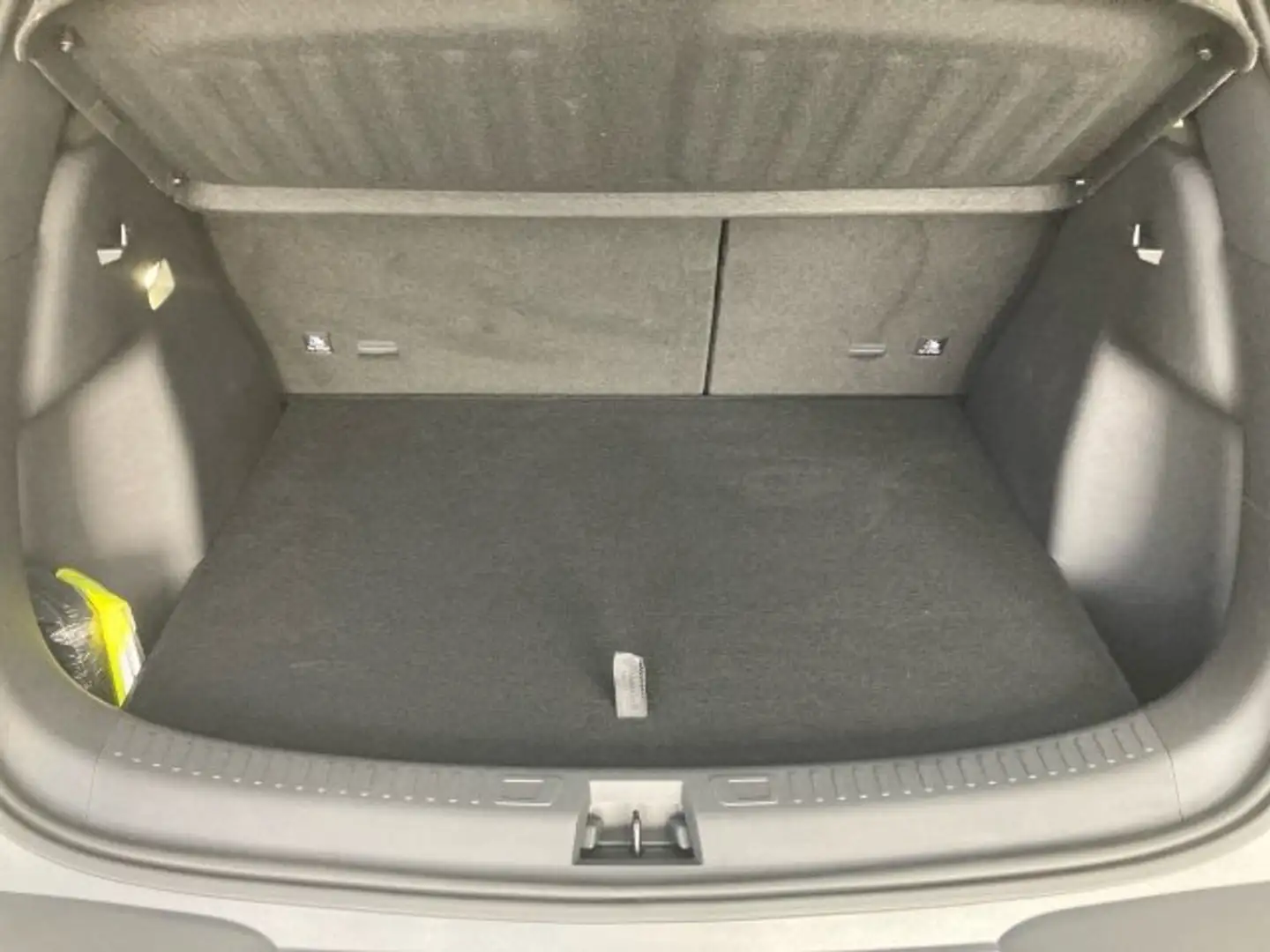 2026 BYD Atto 2, 10 km, Österreich — Foto 10 z 10