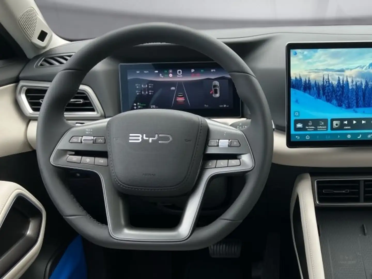 2026 BYD Atto 2, 10 km, Österreich — Foto 8 z 10