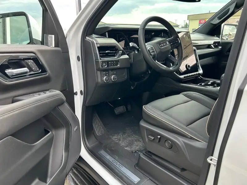 2026 GMC Yukon Elevation, weiß, 0 km, Import Kanada — Foto 7 z 12