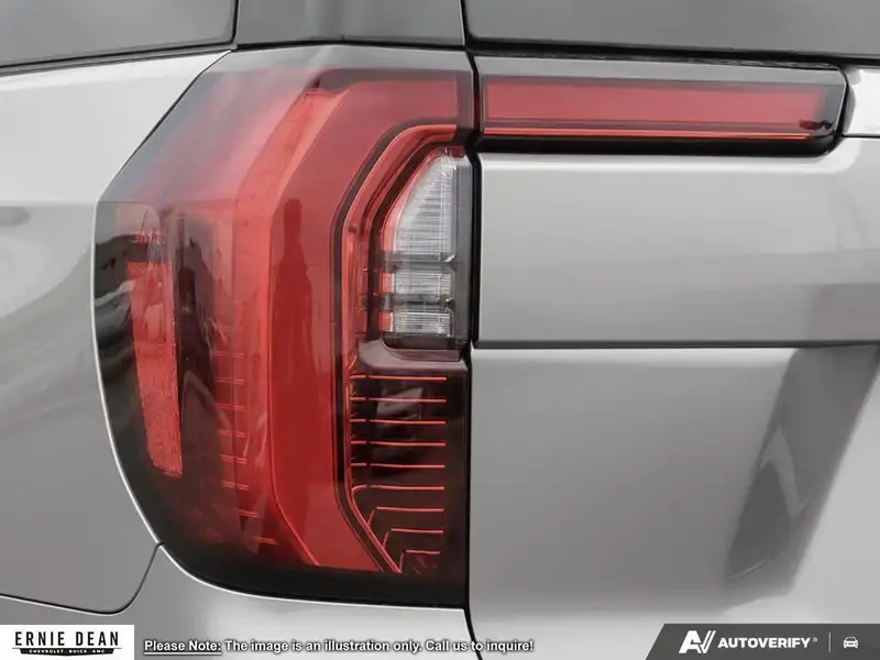 2026 GMC Yukon Denali, silber, 0 km, Import Kanada — Foto 10 z 12