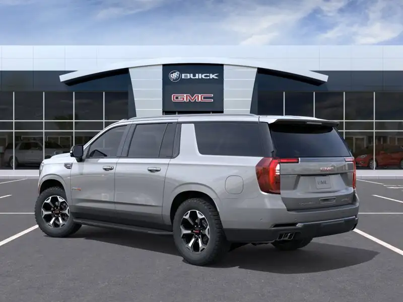 2026 GMC Yukon AT4, silber, 0 km, Import Kanada — Foto 3 z 6