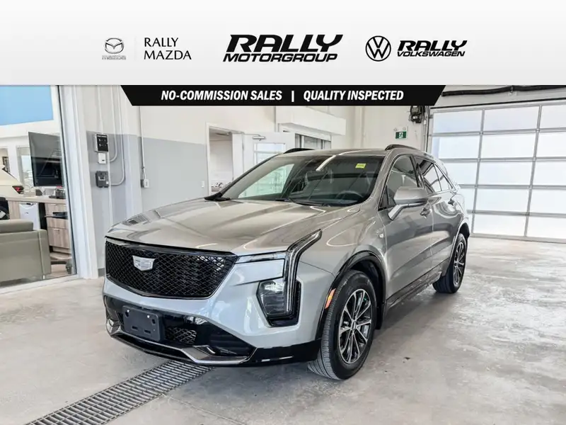 2024 Cadillac XT4 AWD 4dr Sport, silber, 20.897 km, Import Kanada — Foto 1