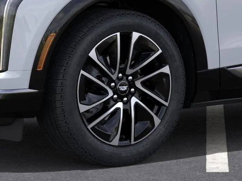 2027 Cadillac Optiq Premium Sport, weiß, 0 km, Import Kanada — Foto 9 z 12