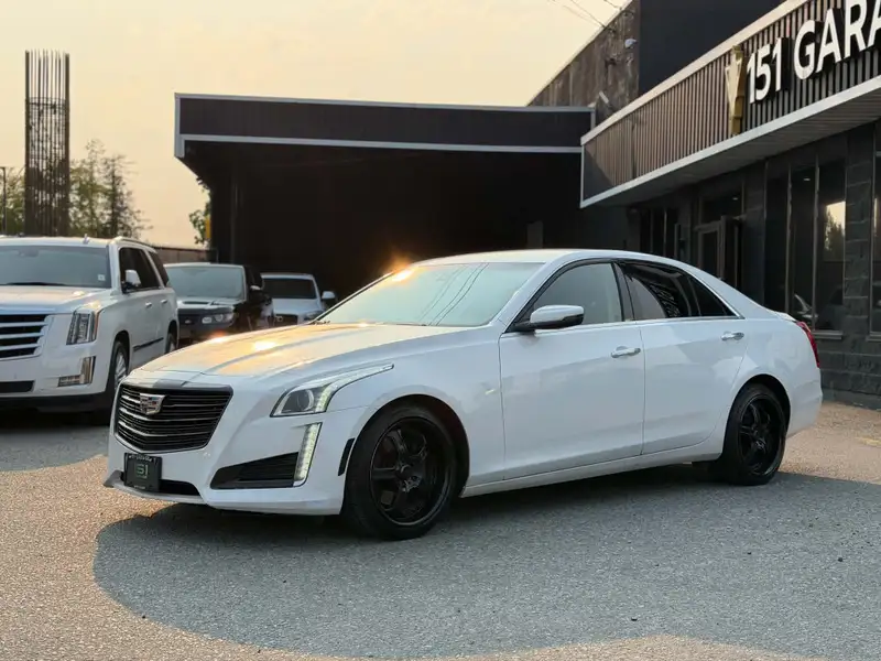 2015 Cadillac CTS 4dr 2.0L Turbo, weiß, 149.000 km, Import Kanada — Foto 1