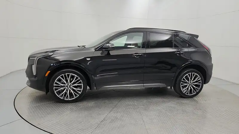 2024 Cadillac XT4 AWD SPORT AWD, schwarz, 21.657 km, Import Kanada — Foto 1