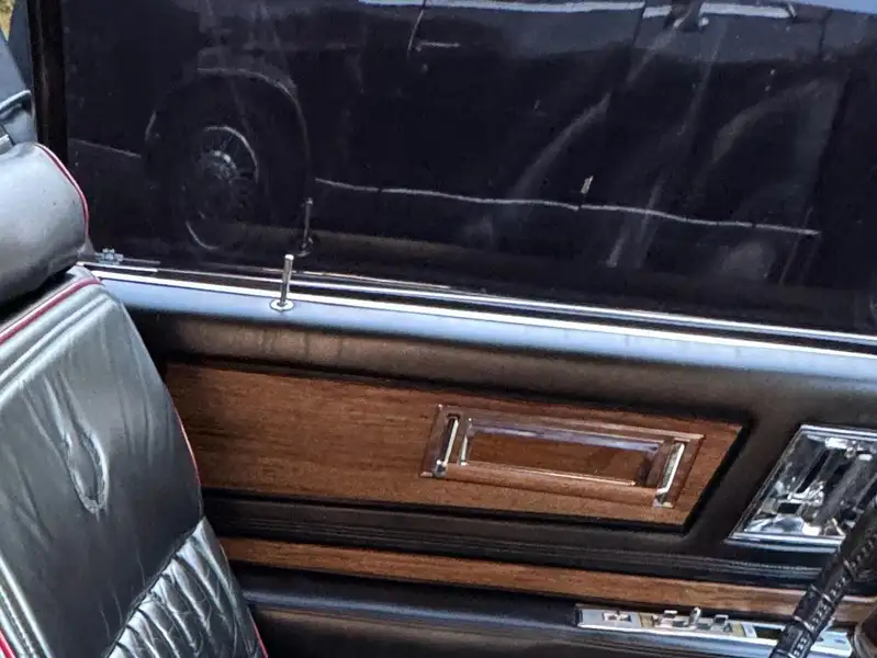 1984 Cadillac Eldorado, schwarz, 86.000 km, Import Kanada — Foto 2 z 8