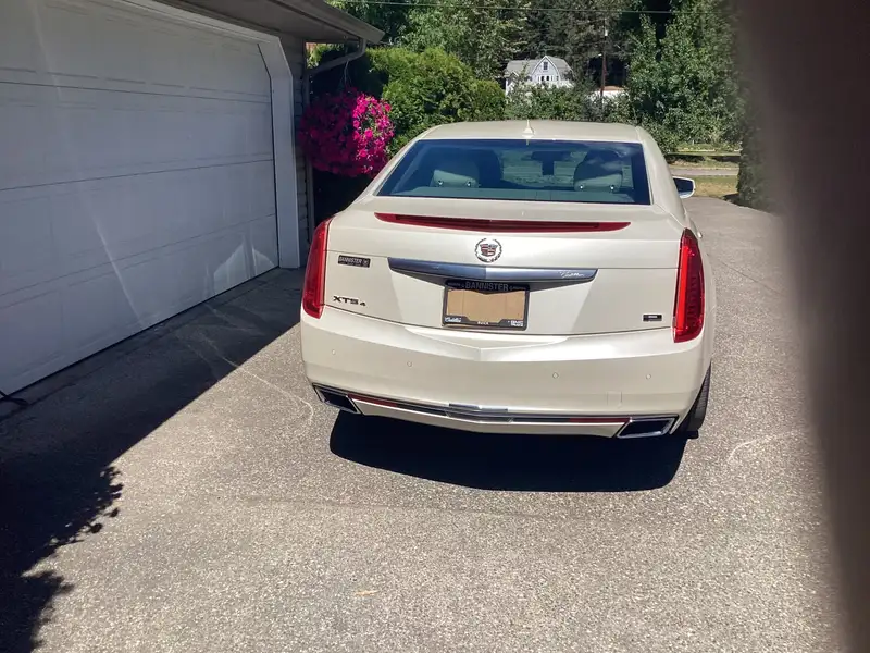 2013 Cadillac XTS Platinum, weiß, 28.300 km, Import Kanada — Foto 3 z 12