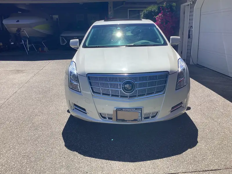 2013 Cadillac XTS Platinum, weiß, 28.300 km, Import Kanada — Foto 6 z 12