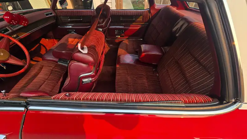 1975 Cadillac Deville D'Elegence, rot, 100.000 km, Import Kanada — Foto 11 z 11