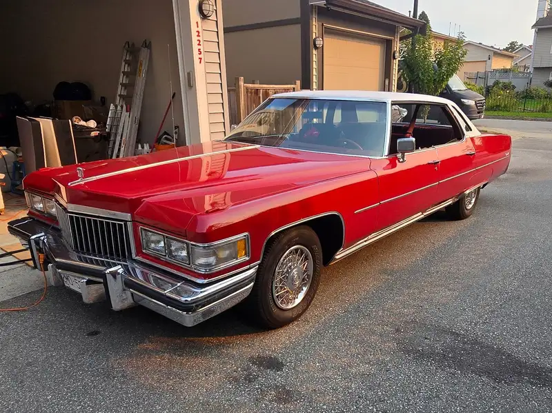 1975 Cadillac Deville D'Elegence, rot, 100.000 km, Import Kanada — Foto 3 z 11